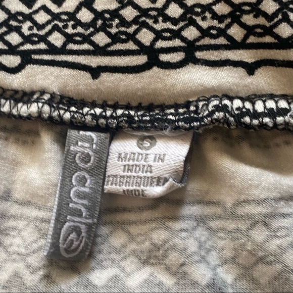 Rip Curl Mini Skirt. Size Small 🏝 - Picture 3 of 6